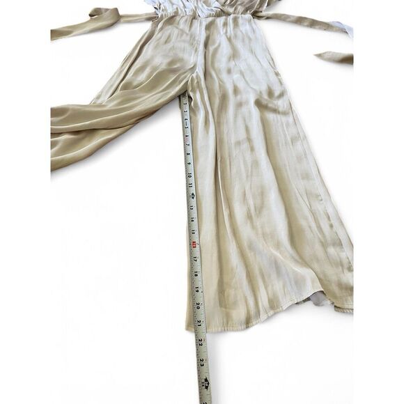 NWOT EXPRESS Women’sSatin Flutter Sleeve Culotte Jumpsuit Champagne Color Sz XXS - Picture 5 of 9